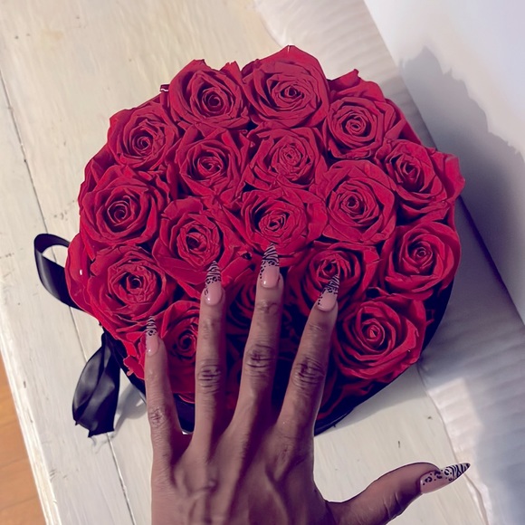 STUNNING Large Forever Preserved Roses 🌹 - Picture 2 of 4